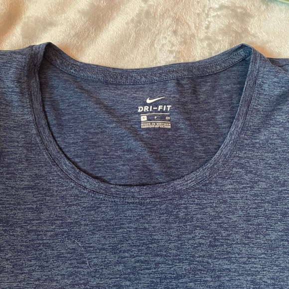 Nike dry fit shirt - Picture 3 of 3